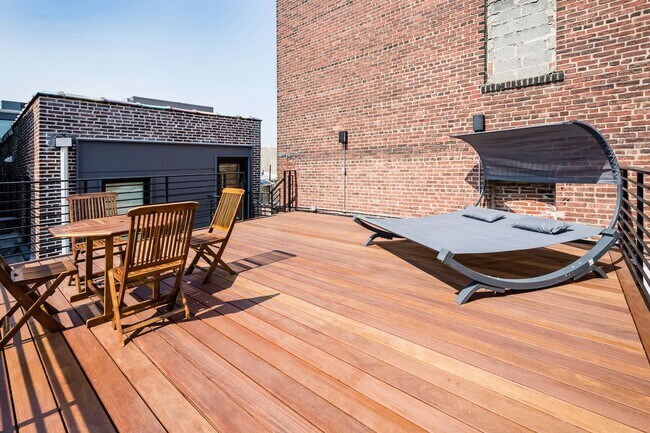 Building Photo - 331 South St