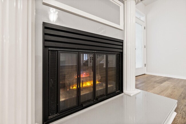 Building Photo - 1641 Parkside Cir