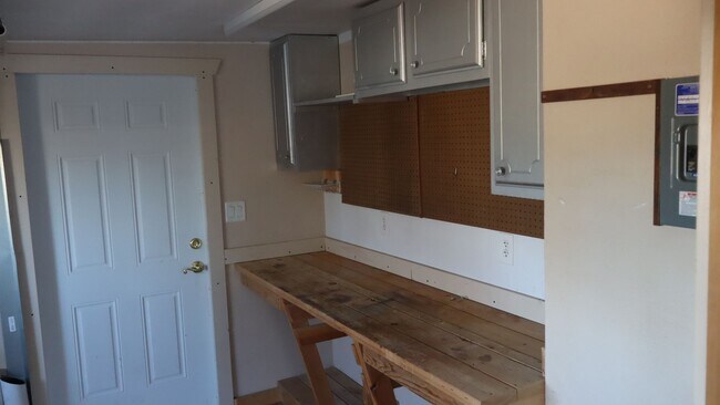 Building Photo - Spacious