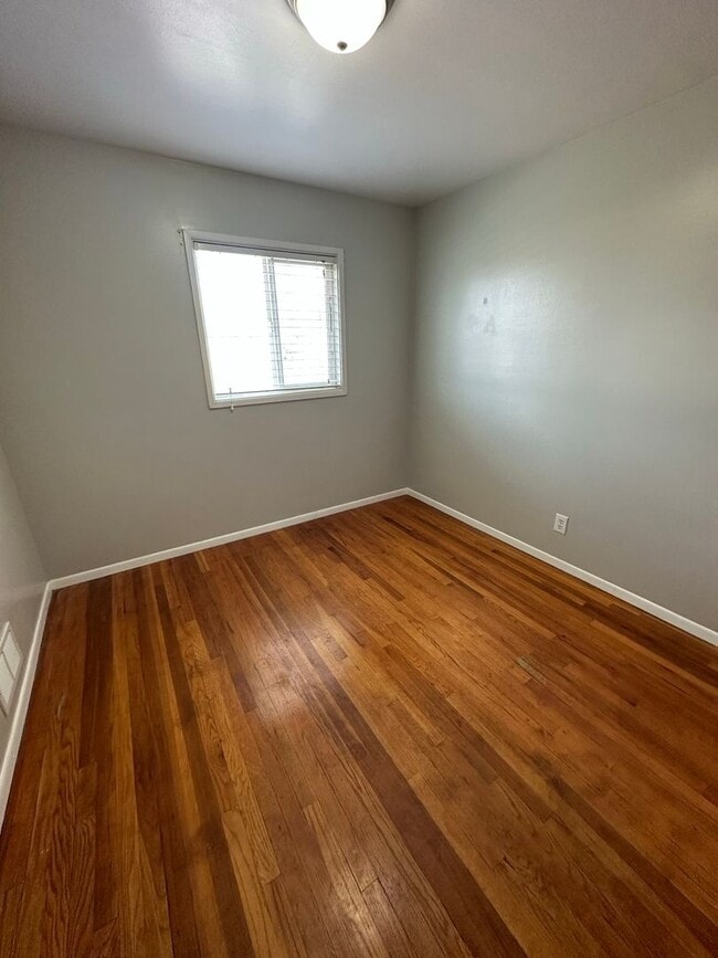 Building Photo - 4650 S