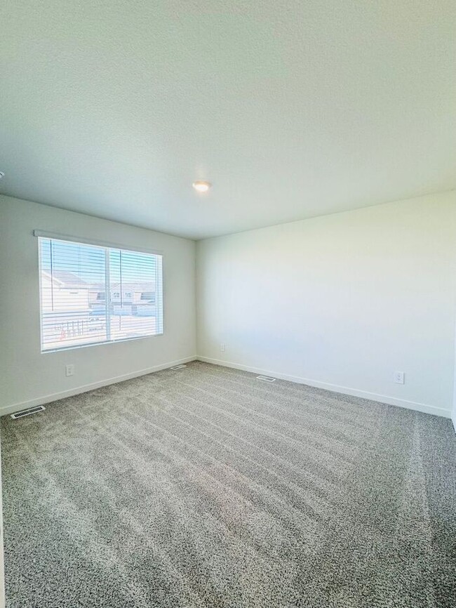 Building Photo - Gorgeous Brand New 2 bed/ 2.5 bath Townhou...