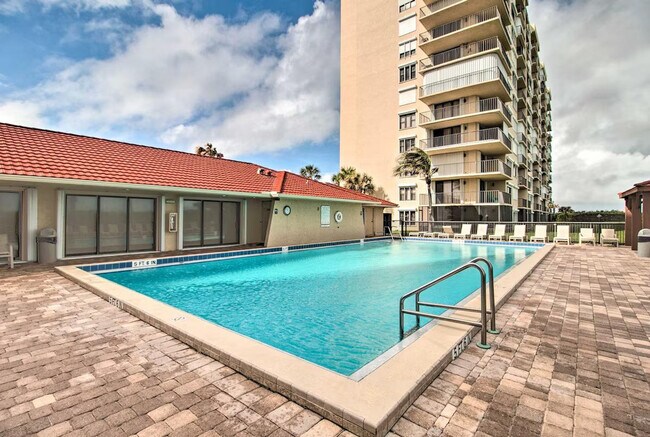 Building Photo - 4250 N Hwy A1A