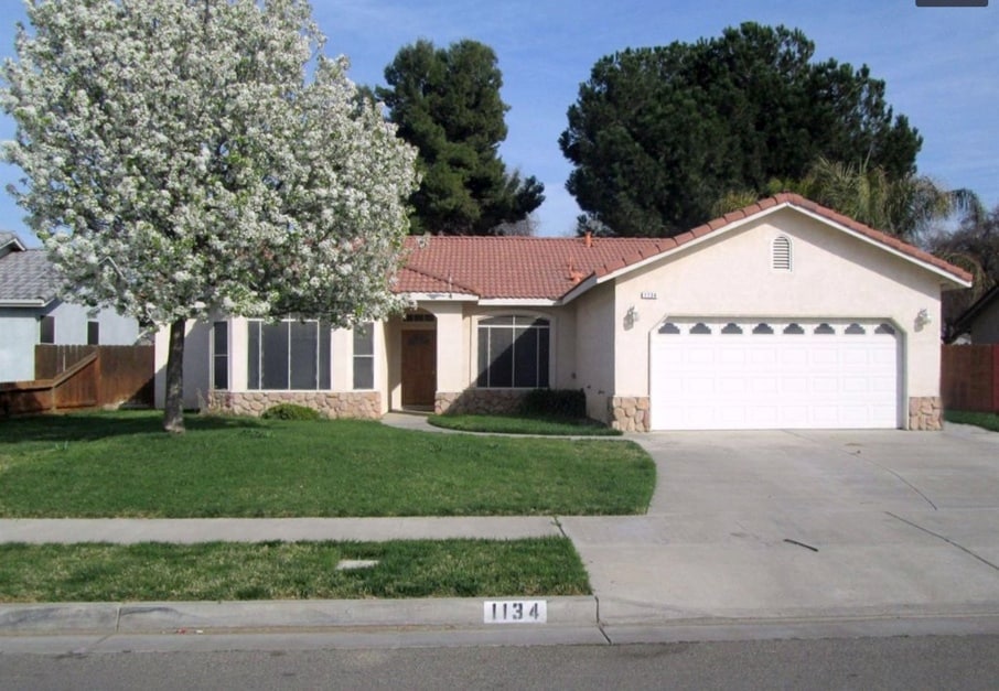 Building Photo - 1134 Pine Ct