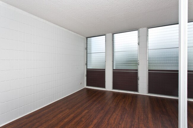 Building Photo - Haiku Hale - 3 bedroom, 2 bathroom, 1 park...