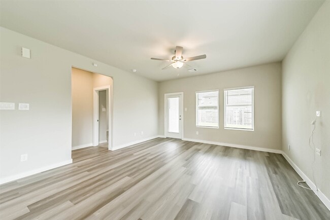 Building Photo - 18602 Etta Pnes Cir