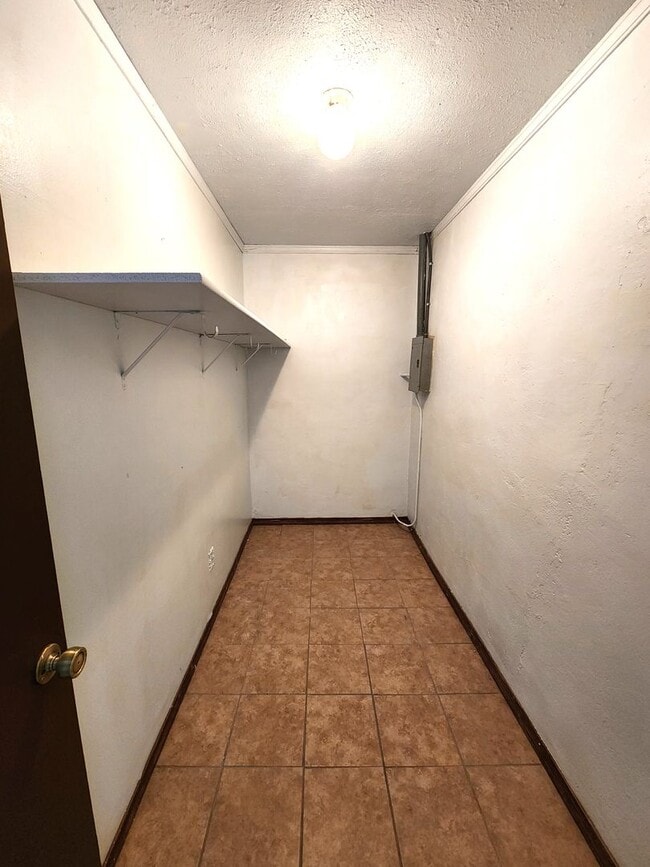 Building Photo - 235 Cottonwood St