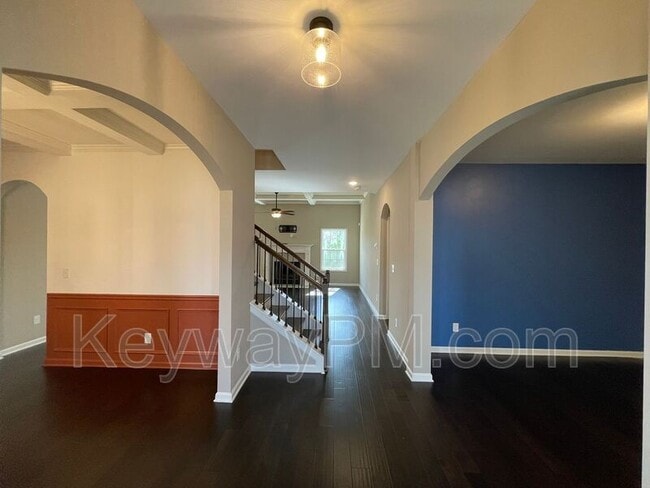 Building Photo - 2322 Sheridan Dr