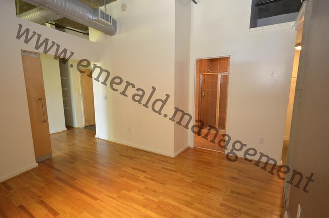 Building Photo - 640 Glen Iris Dr NE