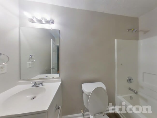 Building Photo - 6591 Anson Ct