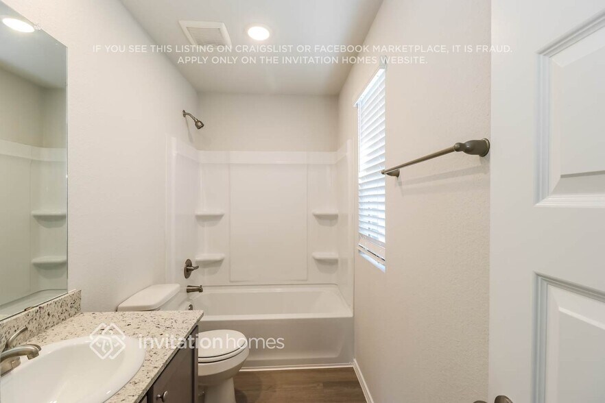 Building Photo - 11015 Inflow Dr