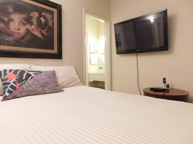 Building Photo - 5523 Harold Way