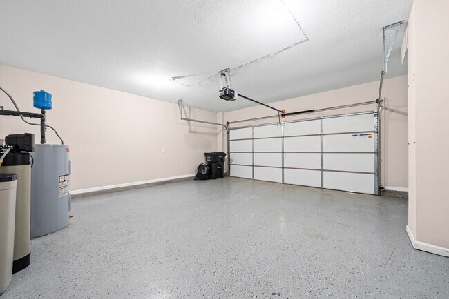 Building Photo - 1151 Eagle's View Dr