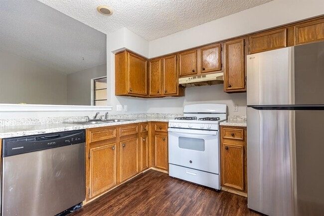 Building Photo - 6201 Berkett Cove