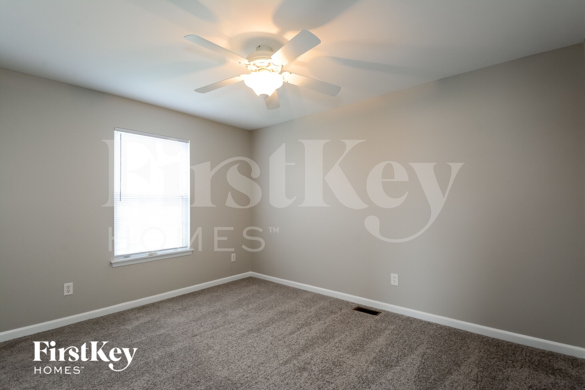 Building Photo - 721 Wayland Dr