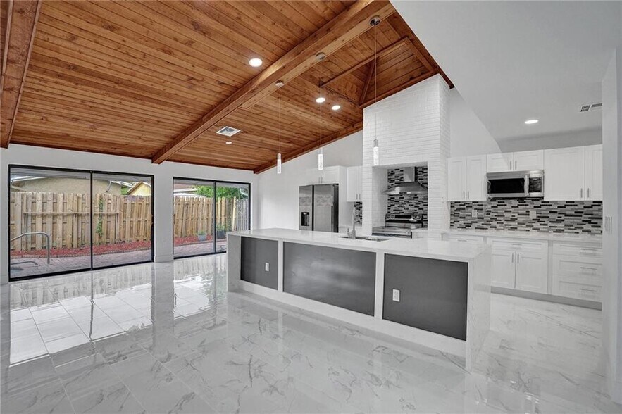 Building Photo - 8060 NW 45th St