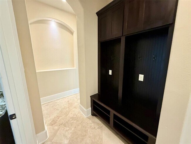 Building Photo - 25627 Fleming Lodge Ln