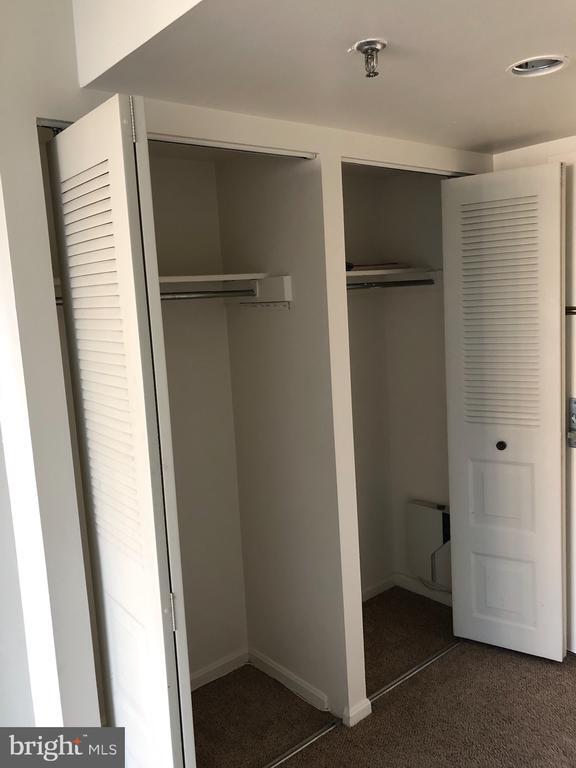 Building Photo - 7401 Westlake Terrace