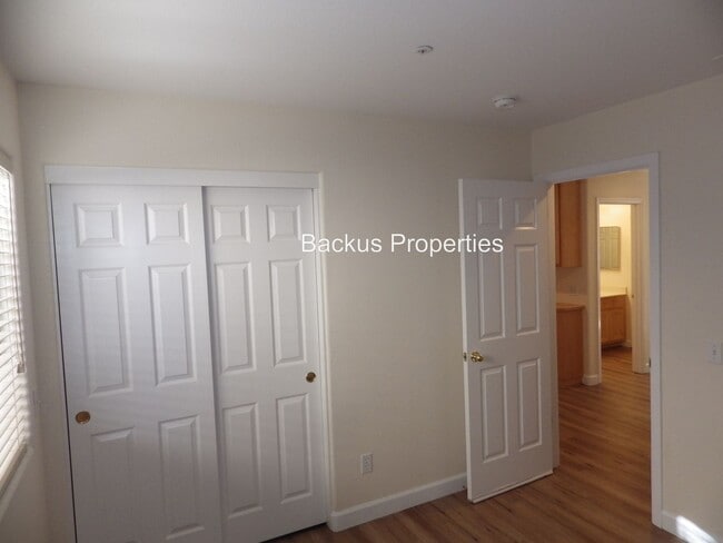 Building Photo - Wonderful Four beddroom home on Chamise Dr...