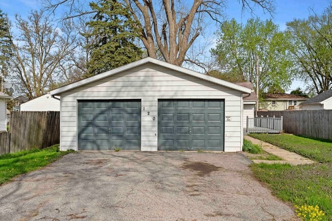 Building Photo - 3 Bedroom Home In Chesterton