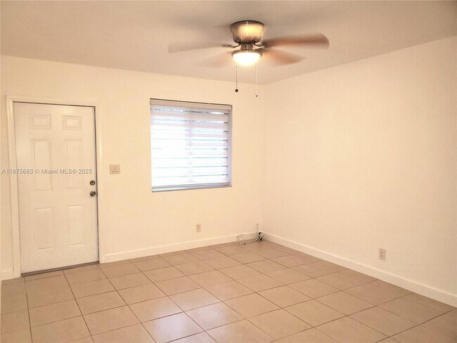 Building Photo - 26 SE 3rd Terrace