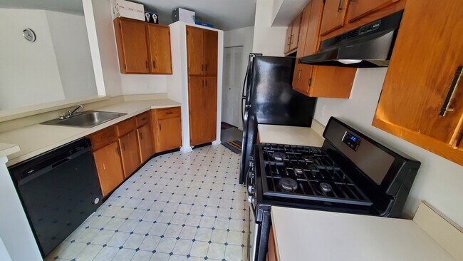 Building Photo - 4182 Bayberry Ct