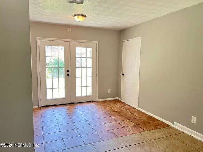 Building Photo - 6634 Kinlock Dr