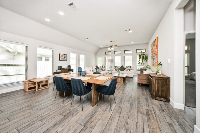 Building Photo - 2206 Forest Trace Ln