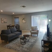 Building Photo - 348 Woodham Ct