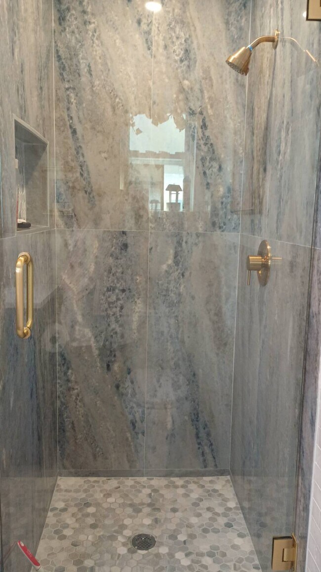 Building Photo - 1950 W Crown Pointe Blvd