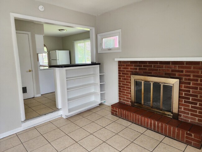 Building Photo - Charming 3 Bedroom Home in Indianapolis with Spacious Layout and Convenient Location!