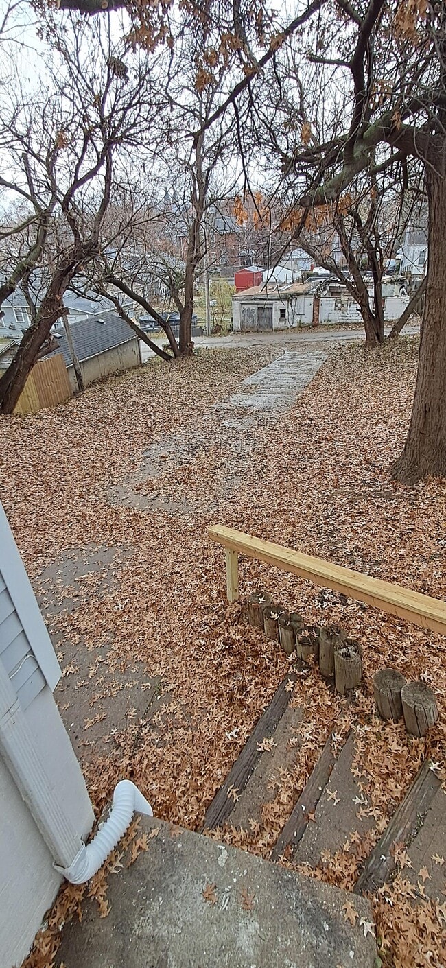 Building Photo - 1211 S 24th St