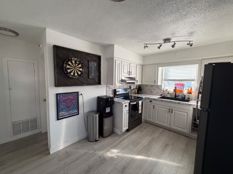 Building Photo - 5758 20th Ave N