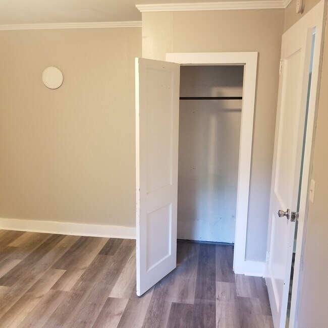 2nd Bedroom Closet and Entry - 100 Stone Dr