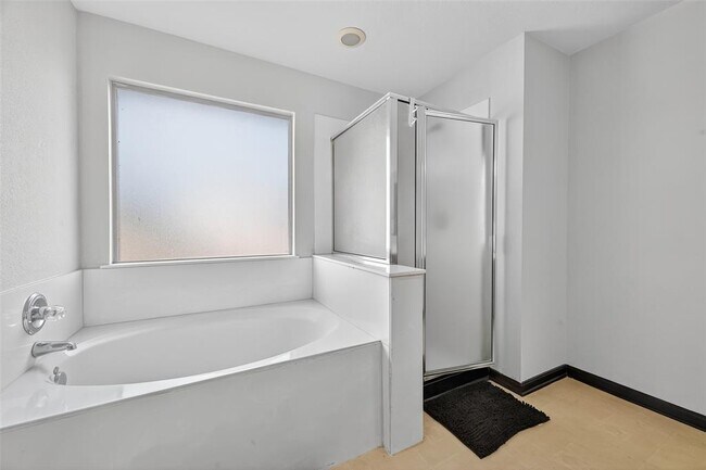 Building Photo - 21515 White Falls Ln