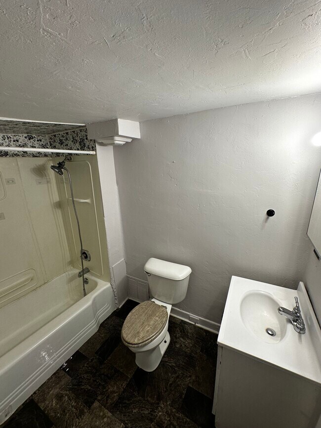 Building Photo - 305 S Western Ave