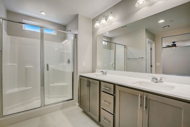 Building Photo - 10643 Enridge Ave