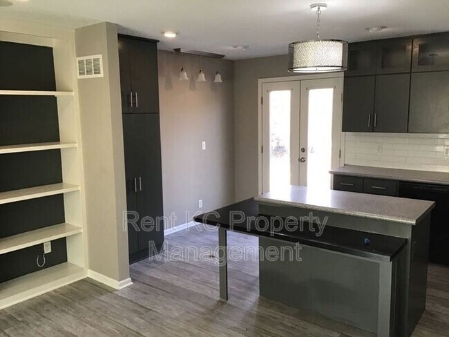 Building Photo - 9408 NW 59th Ter