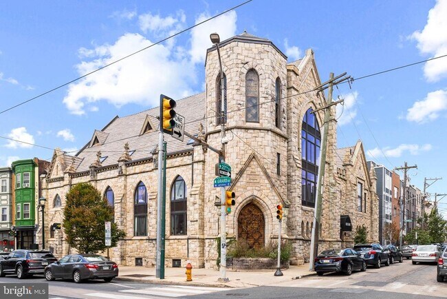 Building Photo - 2701 W Girard Ave
