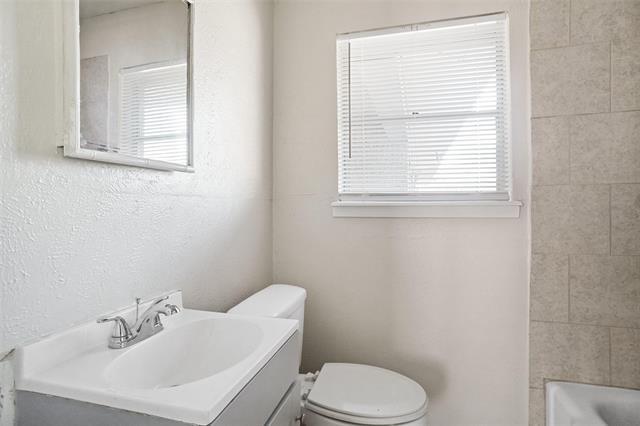 Building Photo - 8108 Redwood Dr