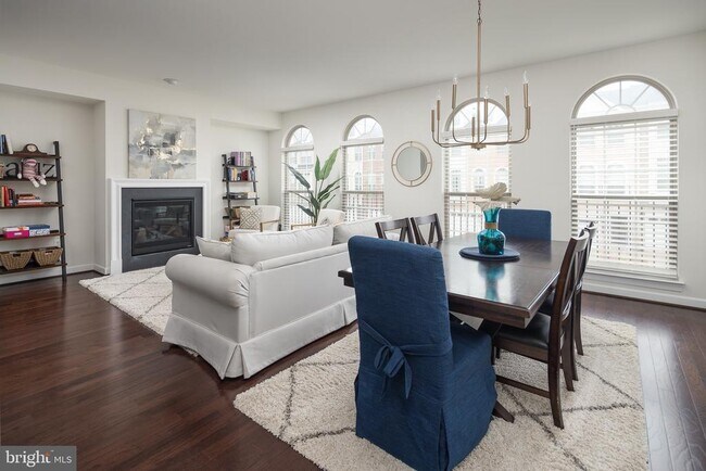 Building Photo - 7933 Turtle Crk Cir