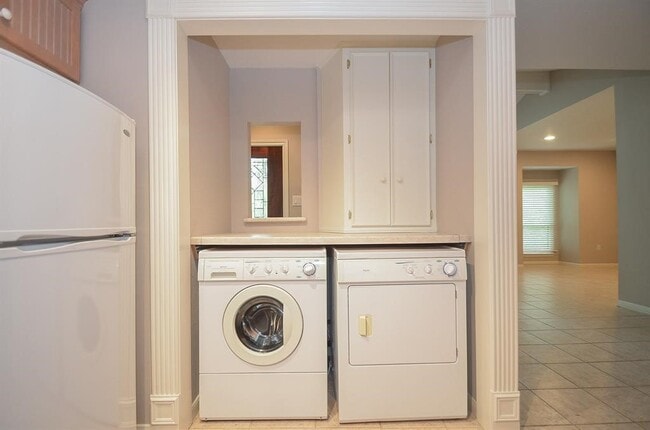 Building Photo - 11711 Memorial Dr