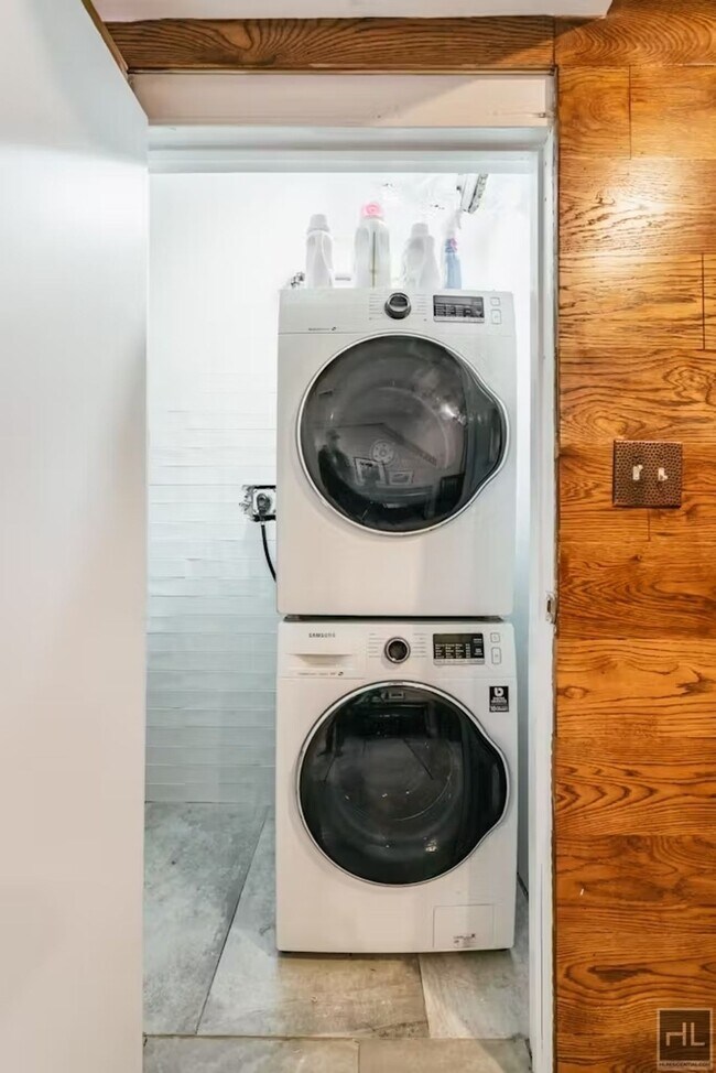 Building Photo - CLIFTON PLACE