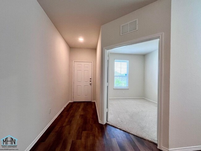 Building Photo - 4105 Paddock Trl