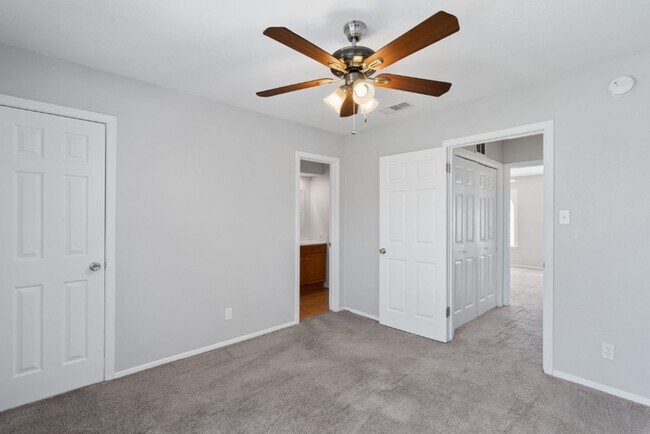 Building Photo - 5800 Belmoor Dr