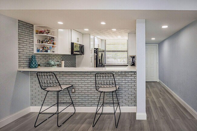 Building Photo - 3630 Whitehall Dr