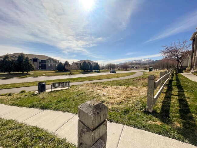 Building Photo - 8212 N Cedar Springs Rd