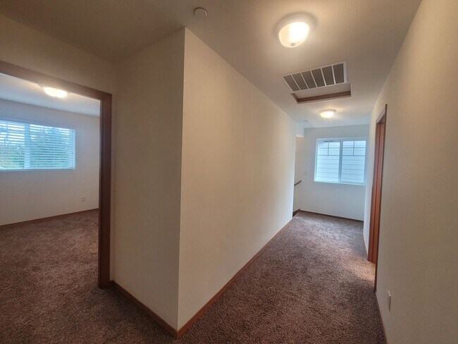 Building Photo - Three Bedroom House In Cordata - Kodiak