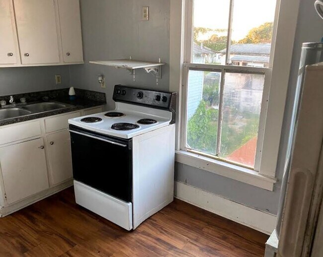 Building Photo - Comfortable 2 bedroom house in Galveston