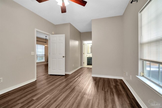 Building Photo - 208 Wildflower Ln
