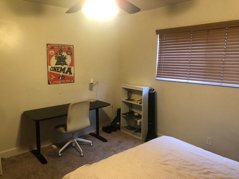 bedroom - 10982 Roebling Ave